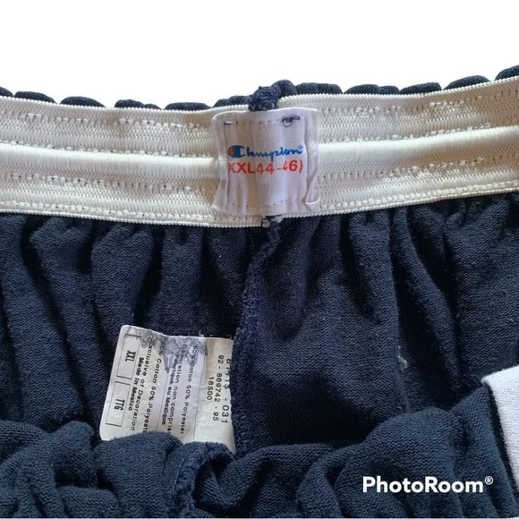 Champion Vintage 90s Embroidered Logo Shorts - Picture 6 of 6